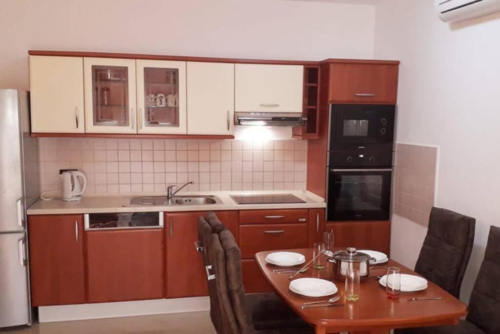 Apartman Franko - Uz Parking Пула Екстер'єр фото